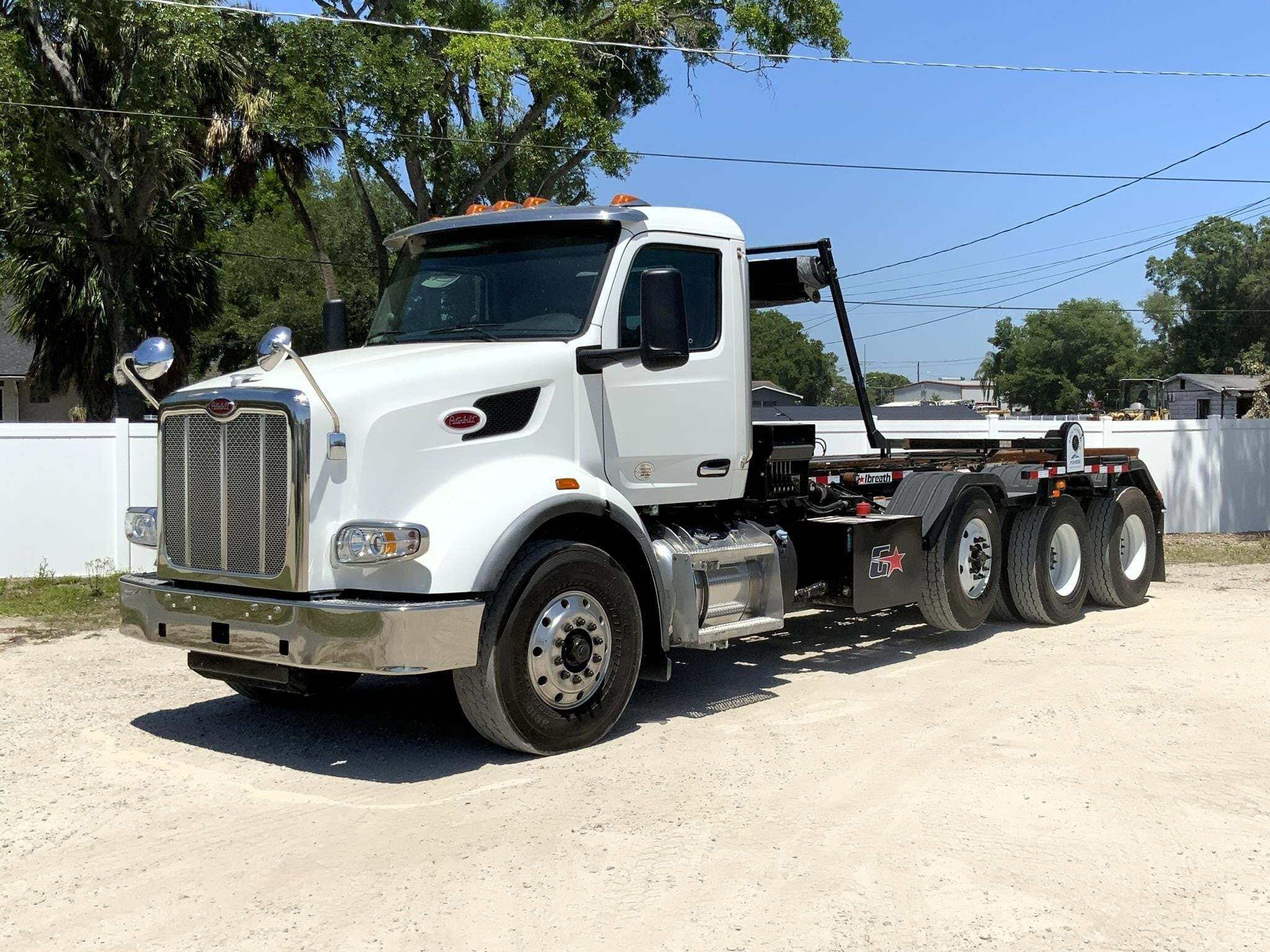2023 PETERBILT 567 in Tampa, FL