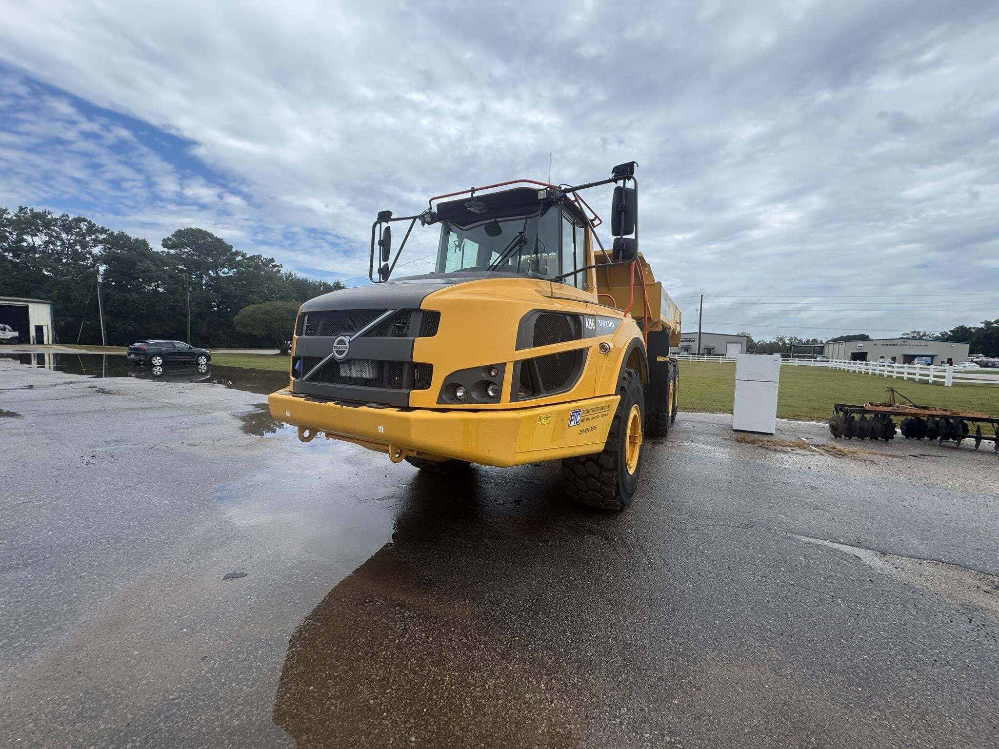 2023 VOLVO A25G in Montrose, AL