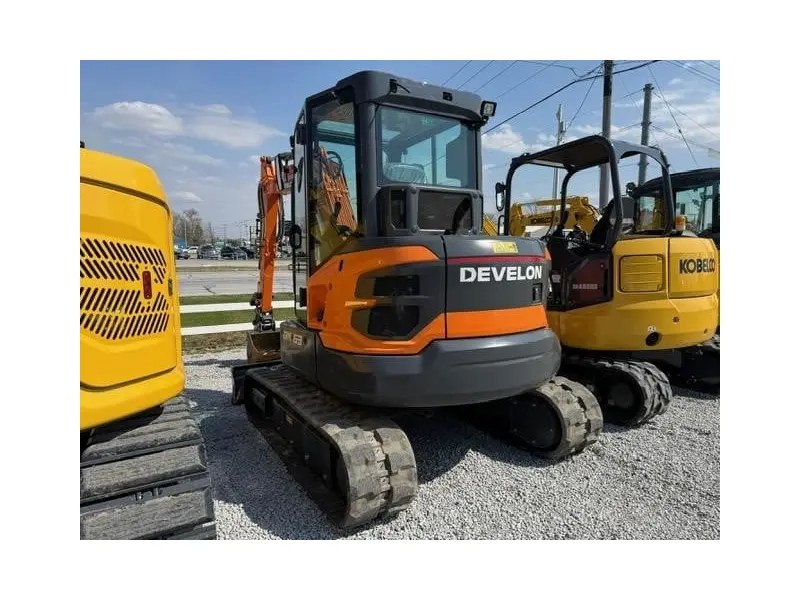 DEVELON DX63-7
