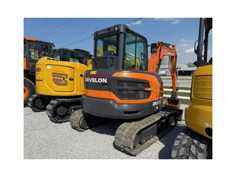 DEVELON DX63-7