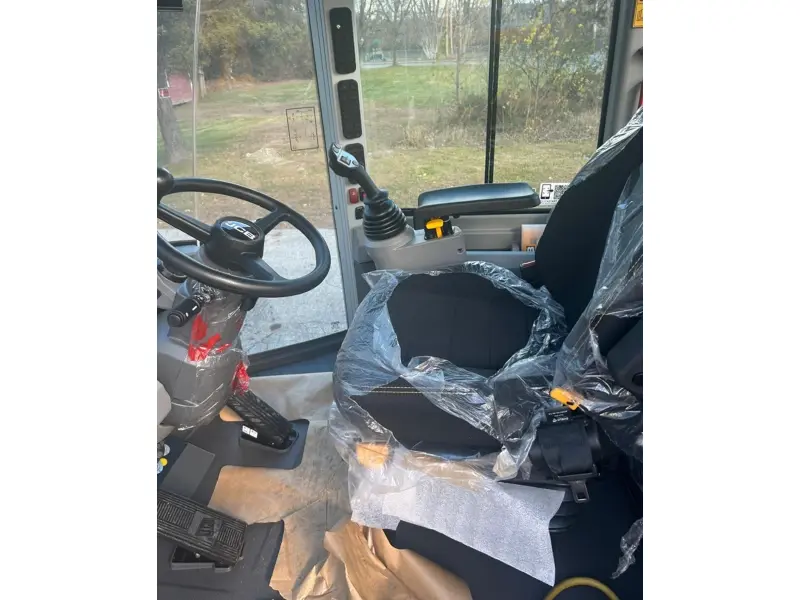 2025 JCB 437ZX