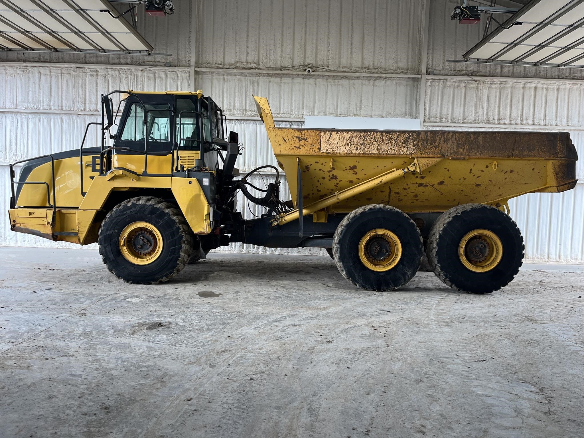 2013 KOMATSU HM300-3 in Van Alstyne, TX