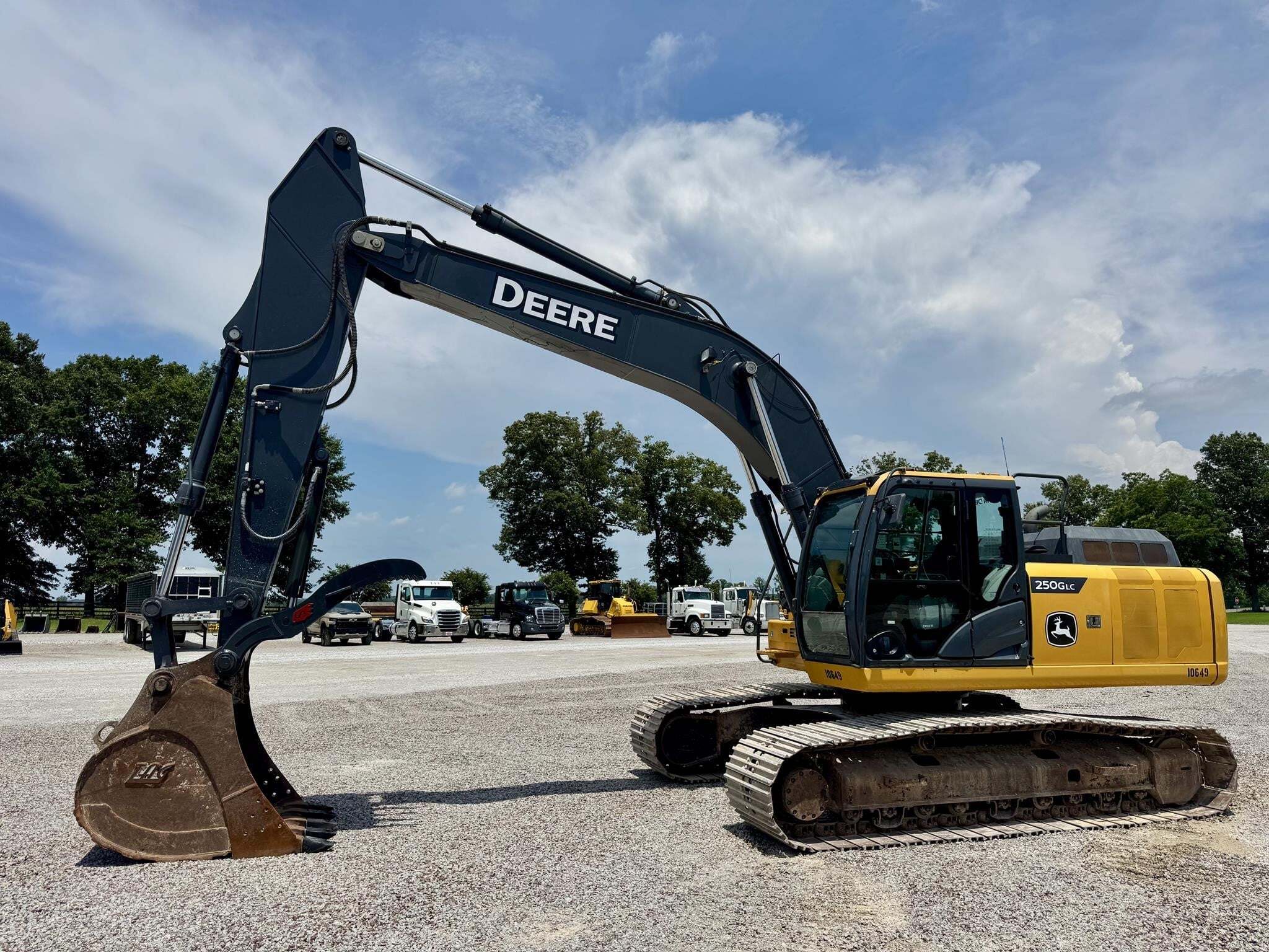 2023 DEERE 250G LC in Jackson, TN