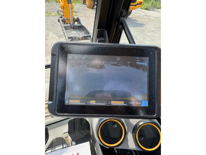 2025 JCB 220X