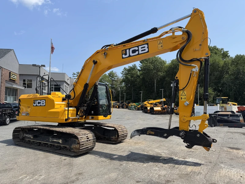 2025 JCB 220X