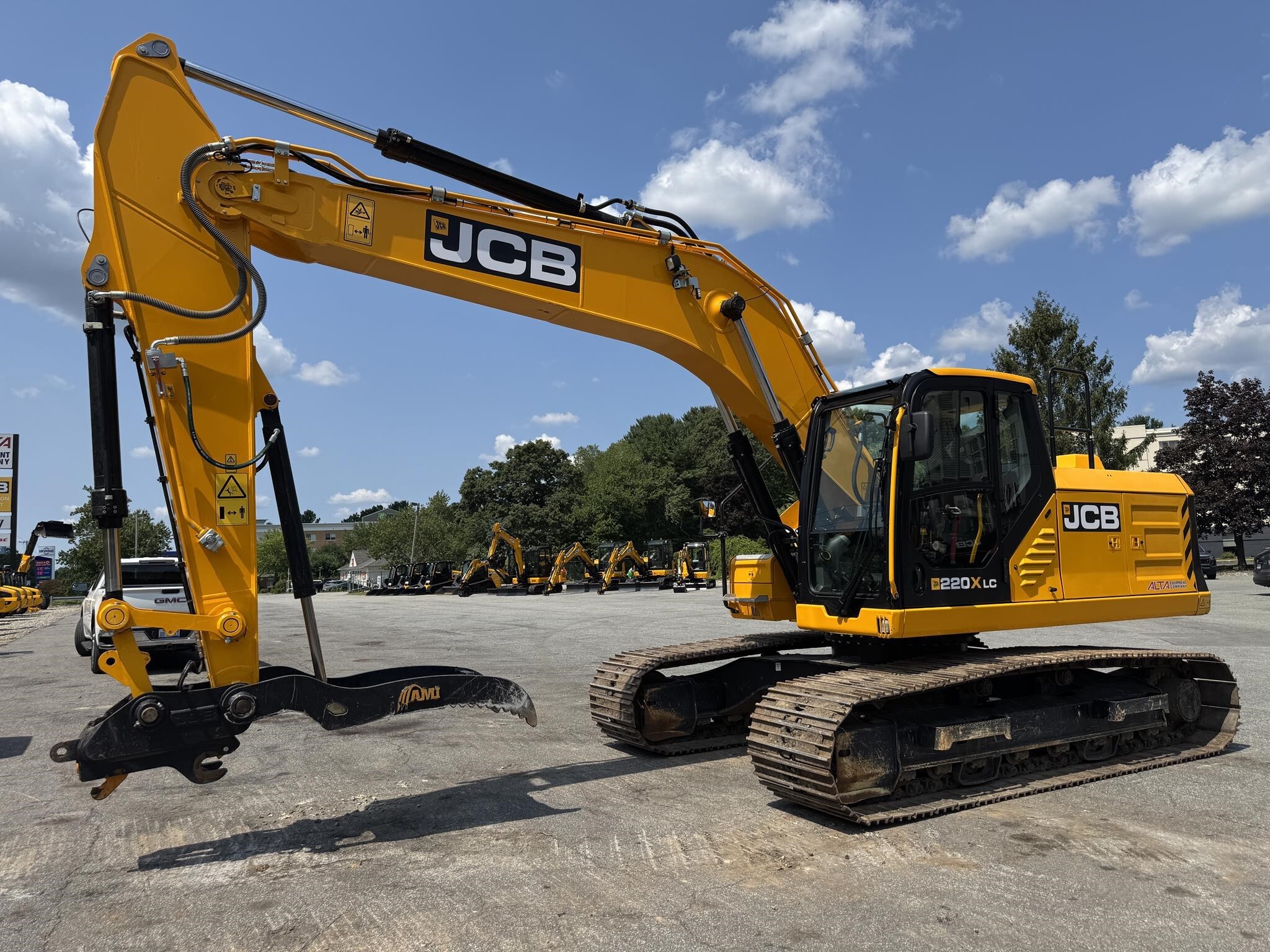 2025 JCB 220X in Concord, NH