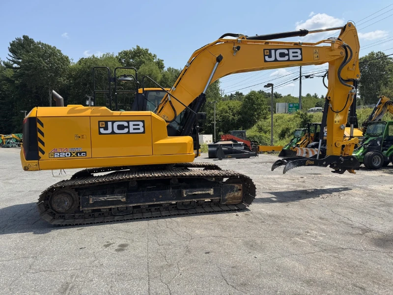 2025 JCB 220X