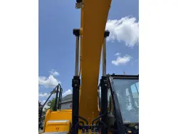 2025 JCB 220X