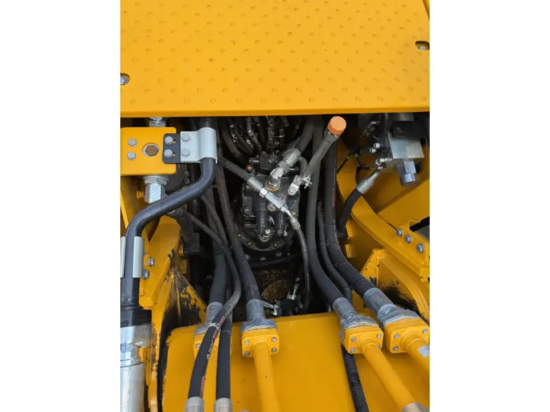 2025 JCB 220X