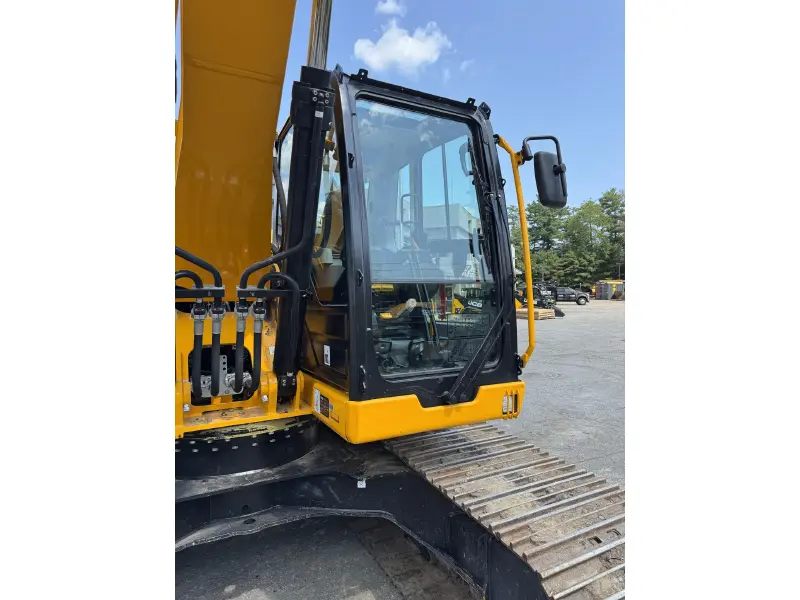 2025 JCB 220X