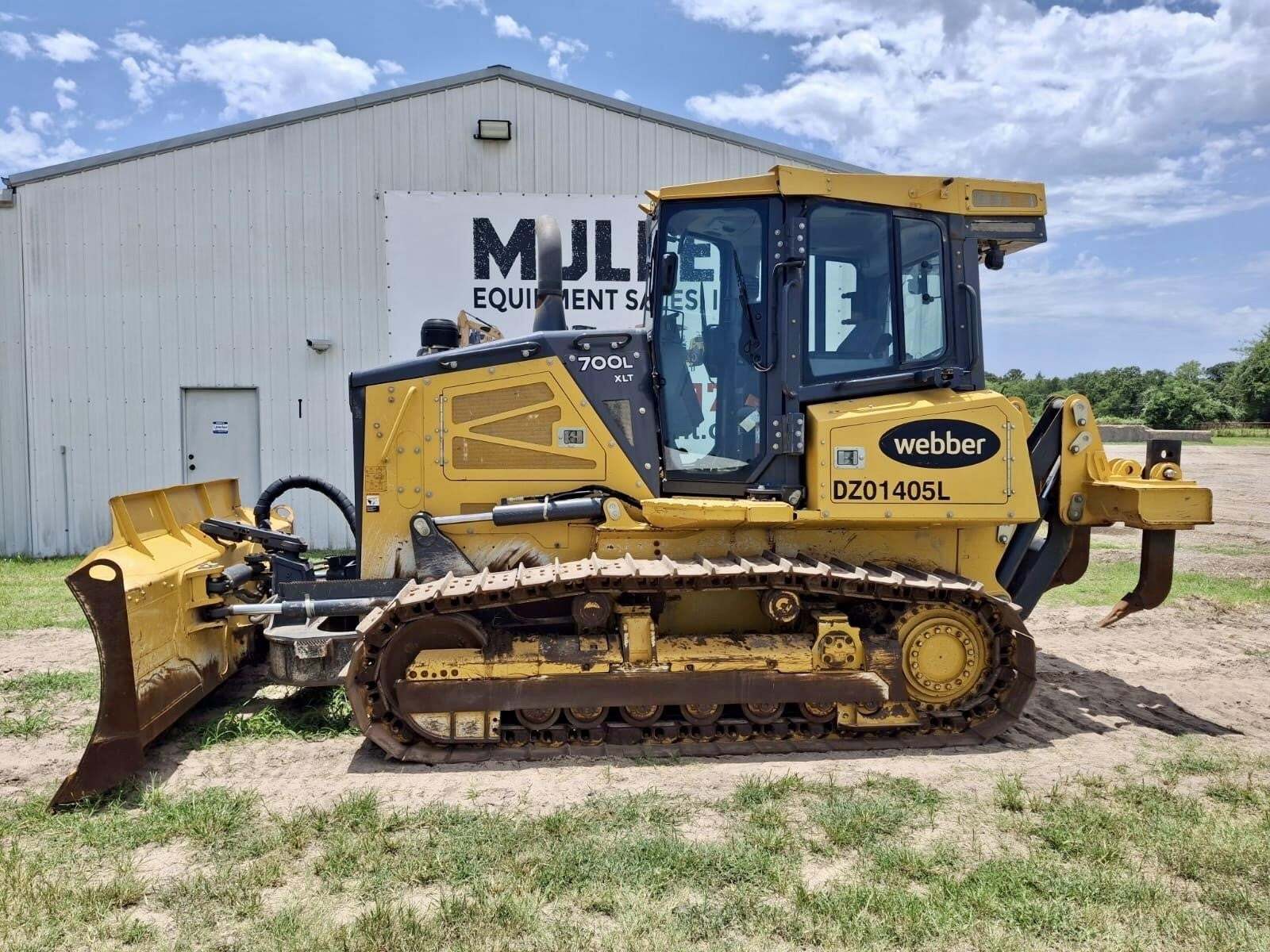 2023 DEERE 700L XLT in Wills Point, TX
