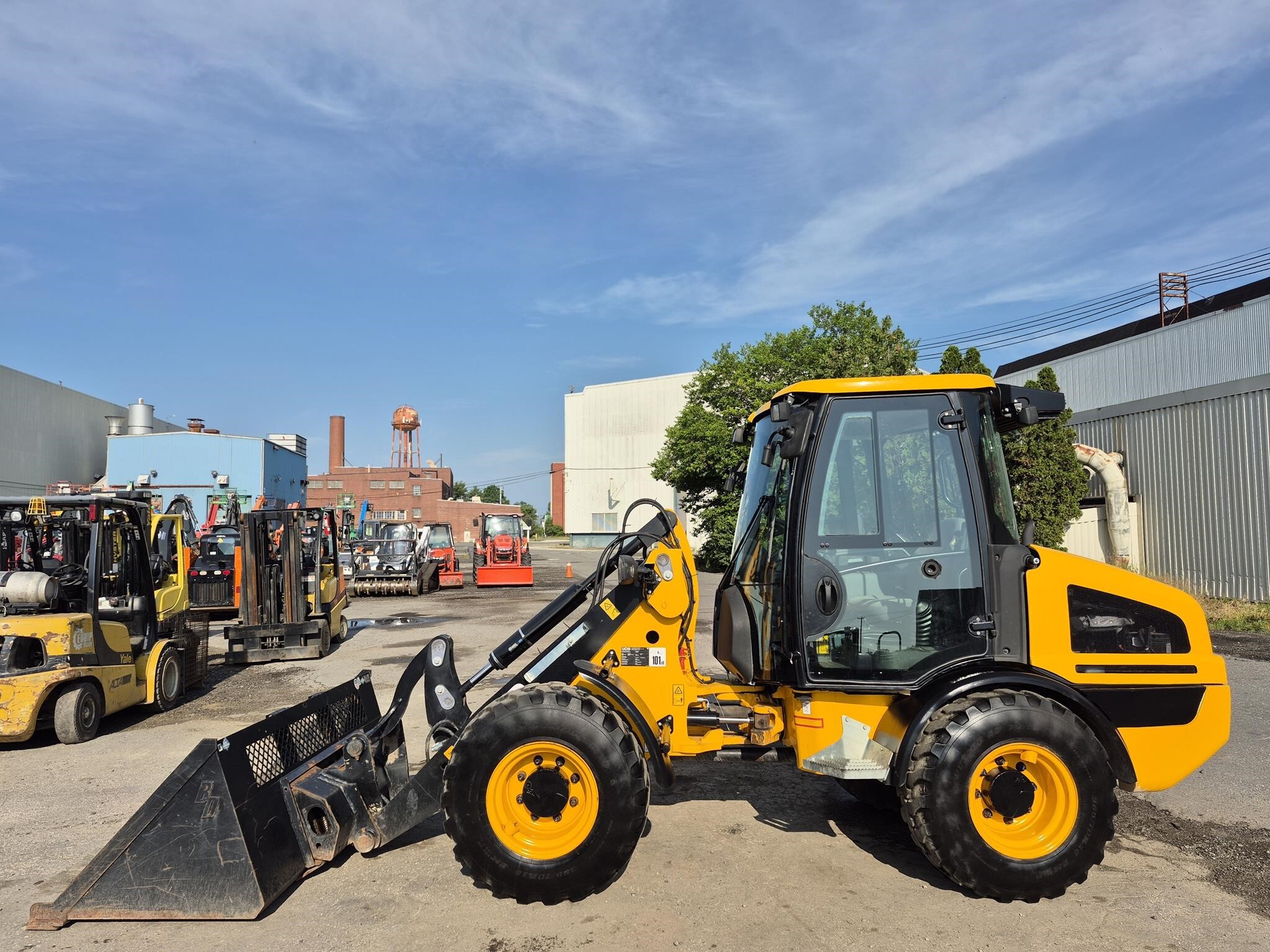 2022 JCB 407 in Essington, PA