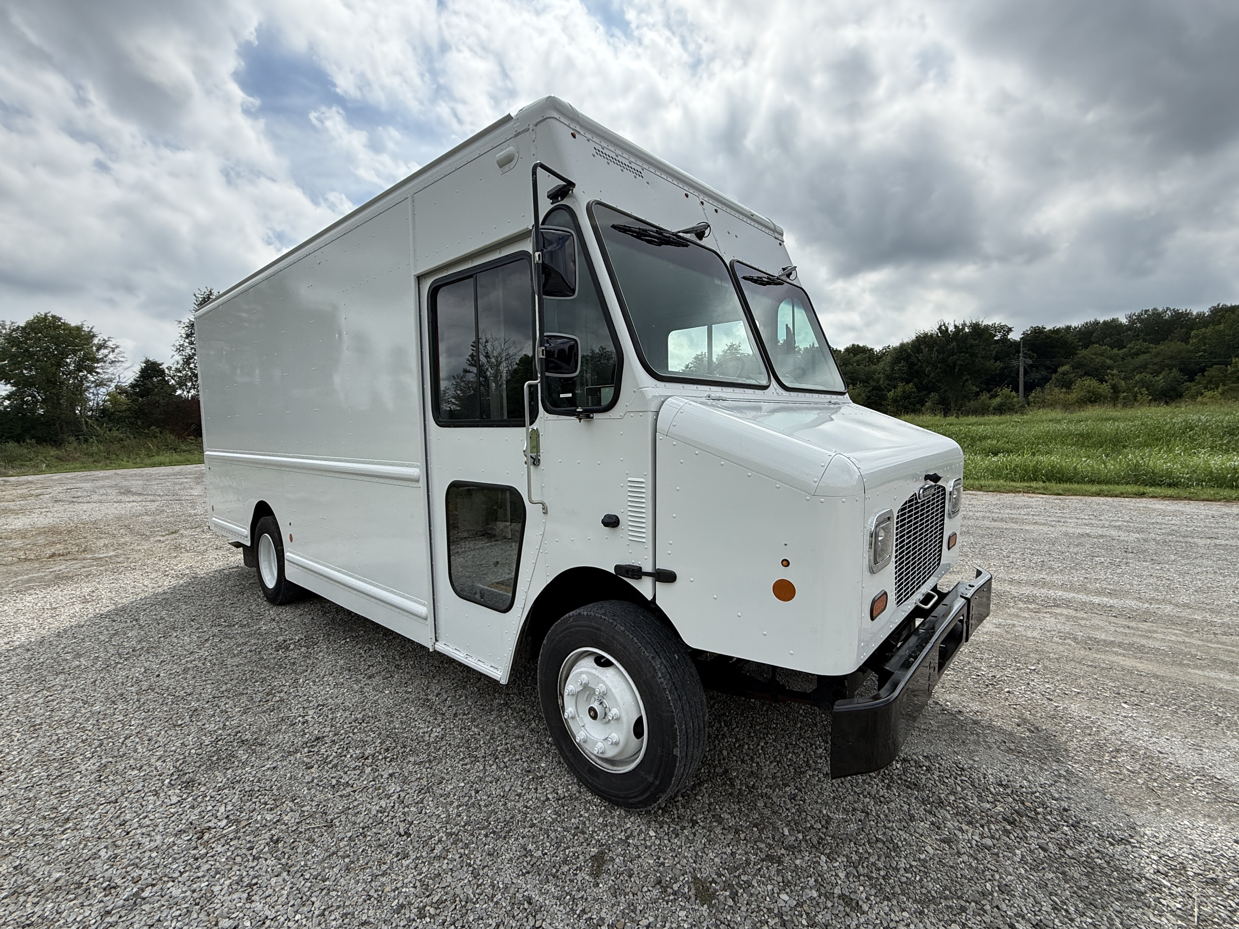 2021 FREIGHTLINER CHASSIS in Holt, MO