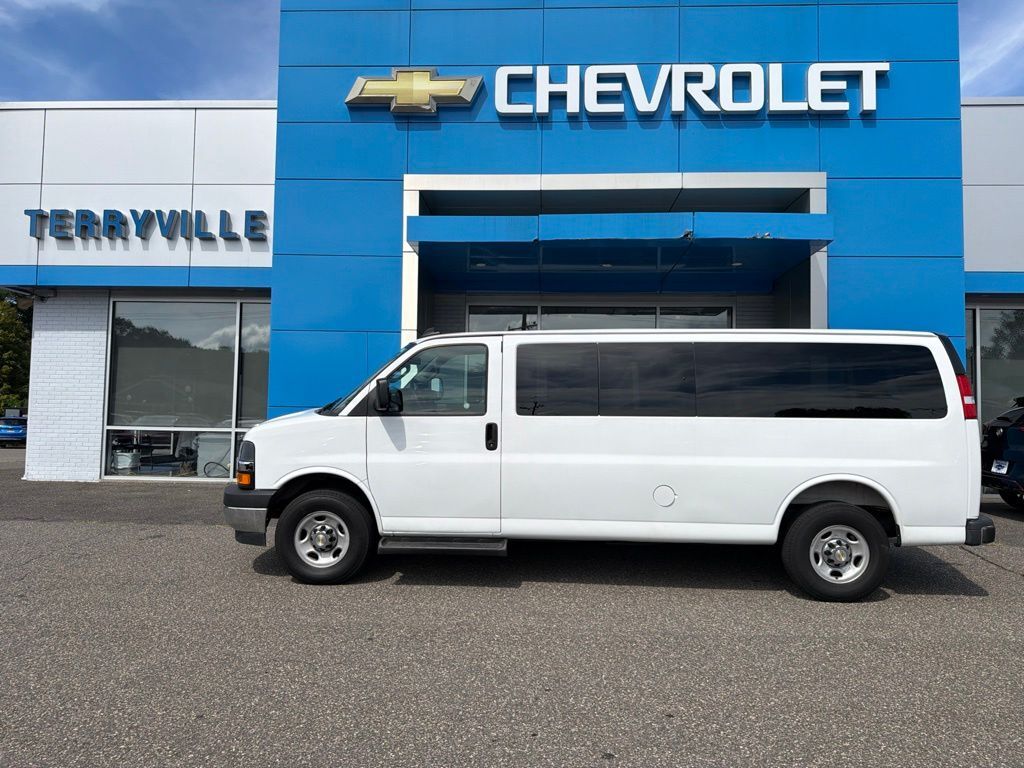 2025 CHEVROLET Express 3500 in Terryville, CT