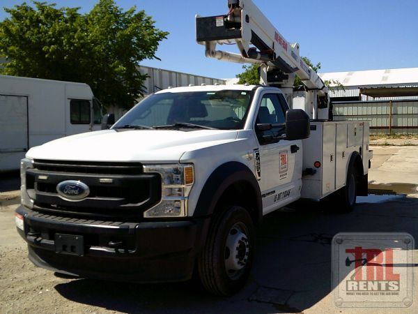 2021 Versalift SST-40-EIH in Canton, OH