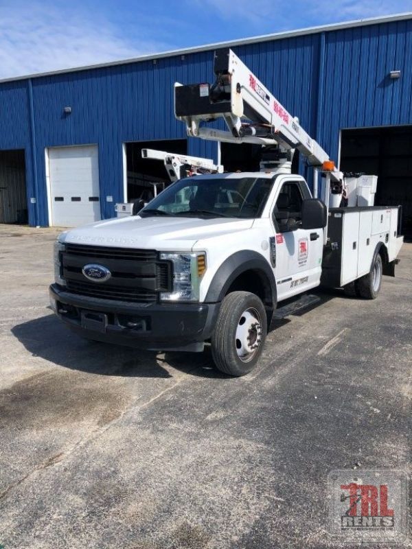 2019 Versalift SST-40-EIH in Canton, OH