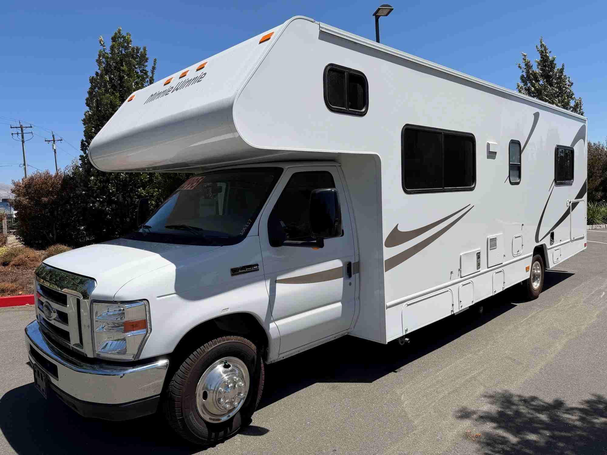 2020 Winnebago 328QR in newark CA