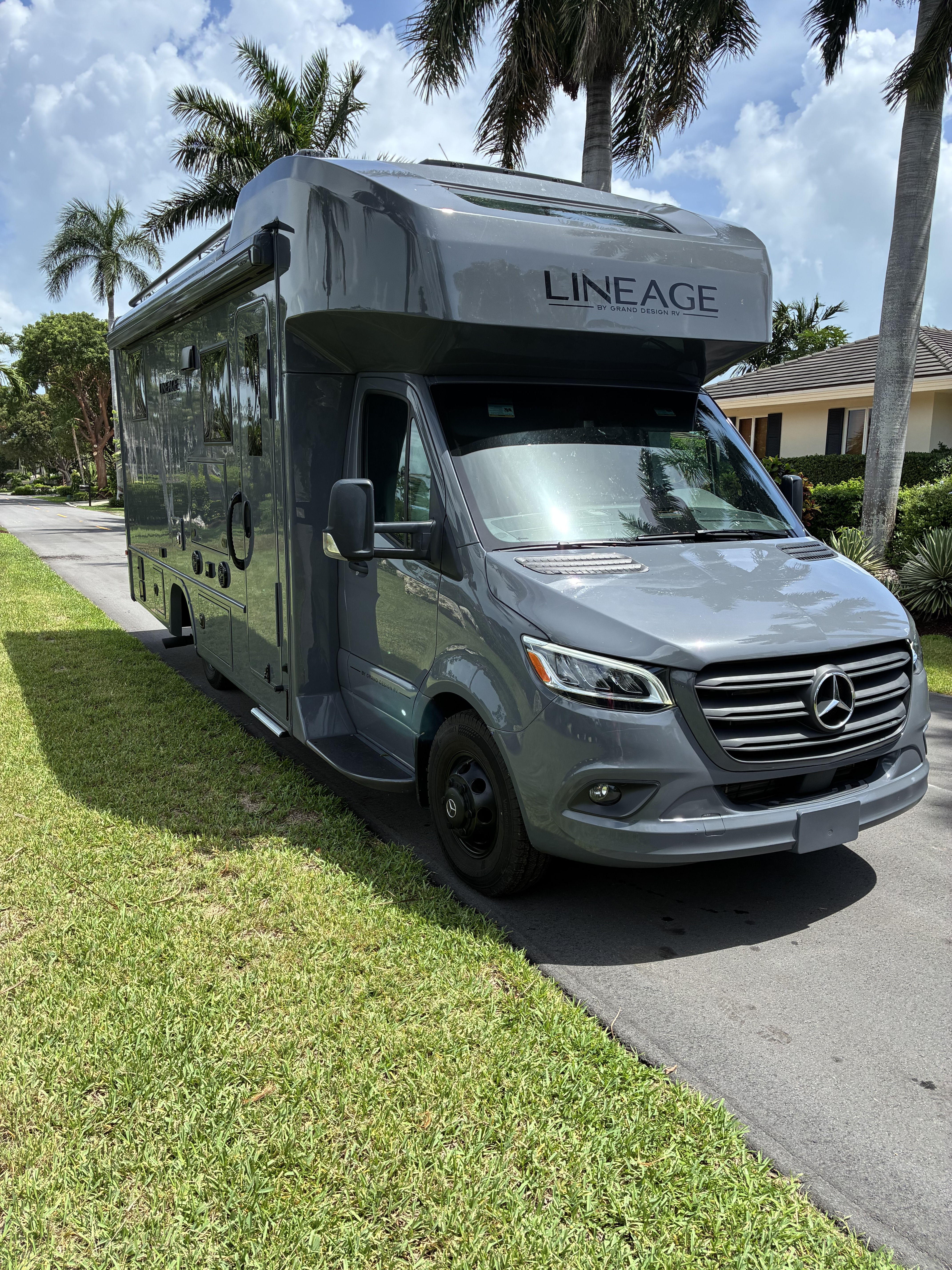 2027 Grand Design LINEAGE SERIES M 25FW in key largo FL