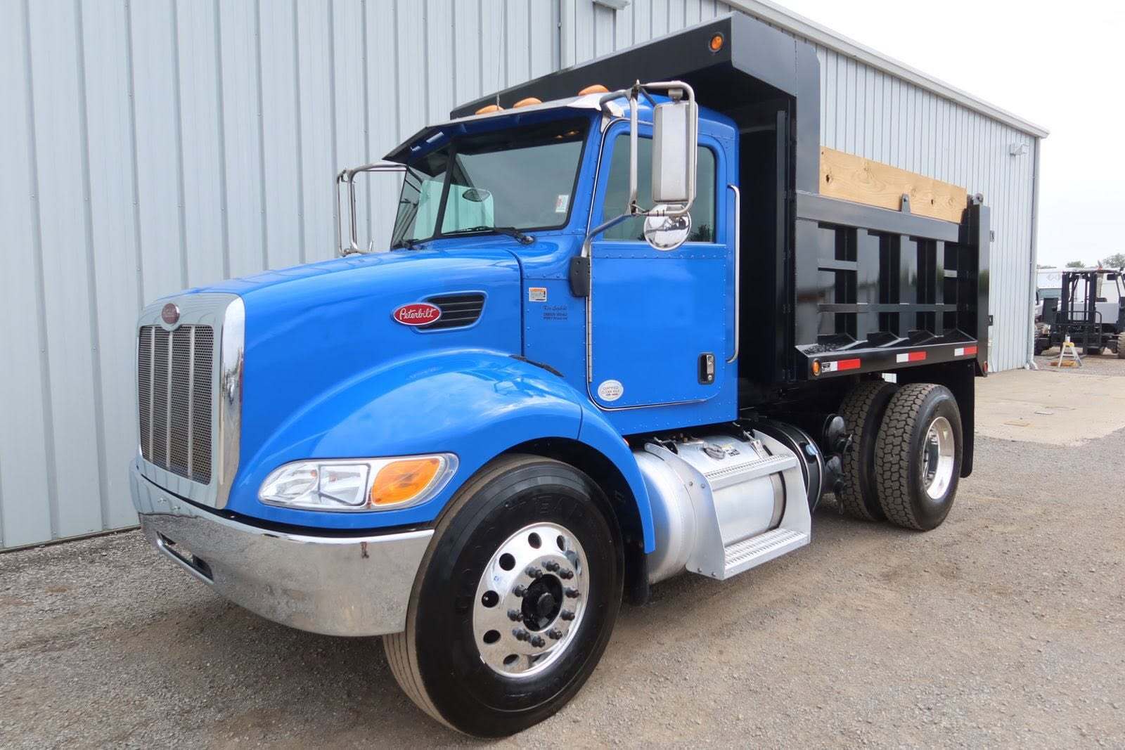 2012 PETERBILT 337 in St Francisville, LA