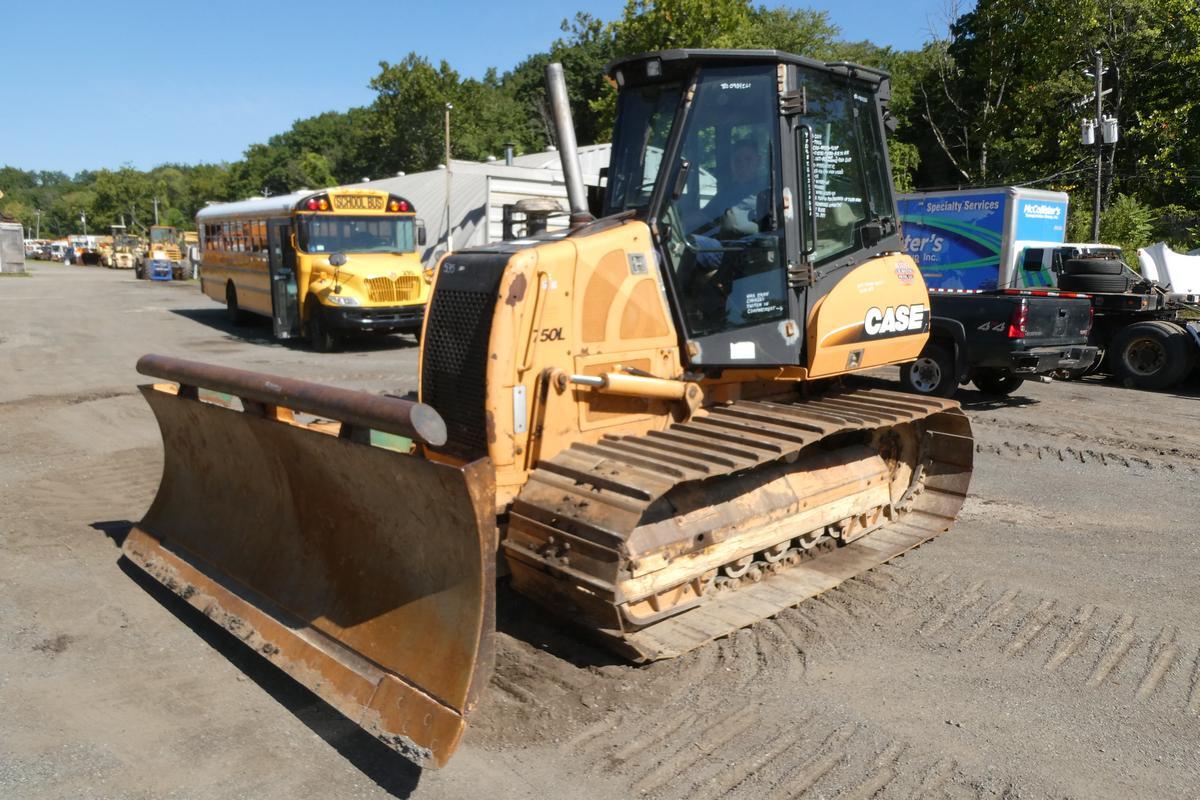 2011 CASE 750L in Sparrow Bush, NY