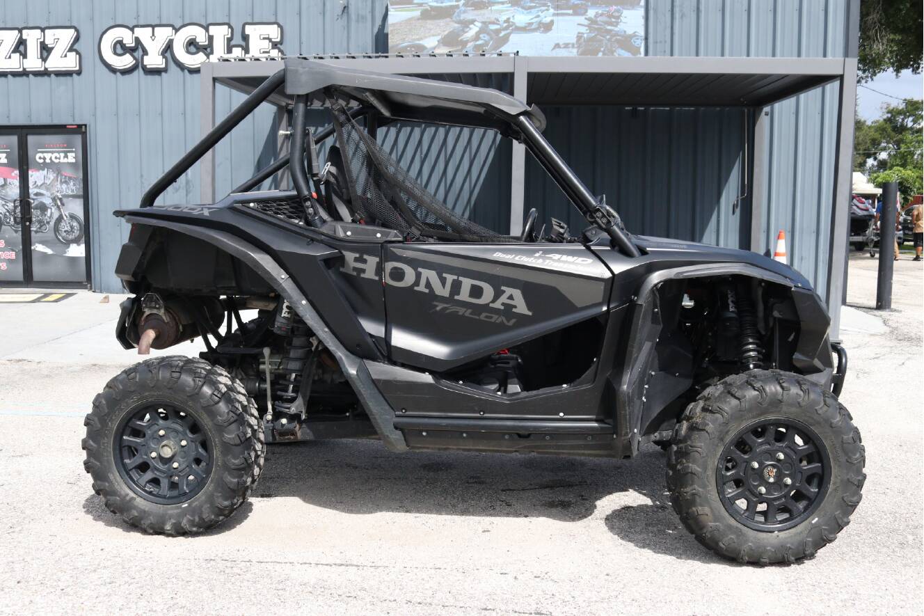 A photo of this 2022 Honda TALON 1000X FOX LIVE VALVE
