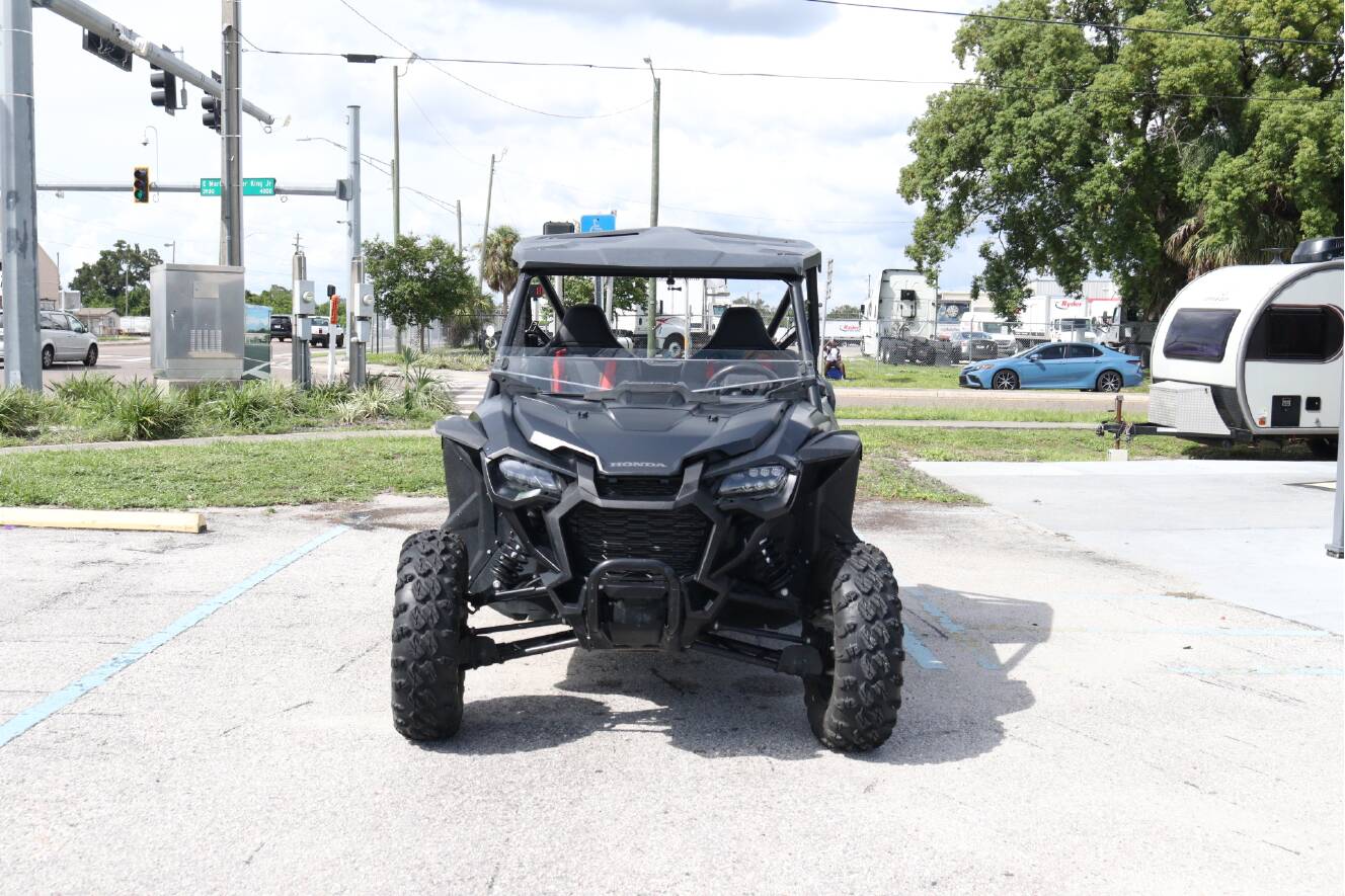 A photo of this 2022 Honda TALON 1000X FOX LIVE VALVE
