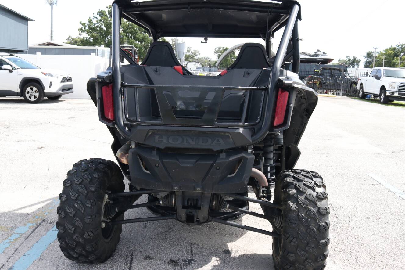 A photo of this 2022 Honda TALON 1000X FOX LIVE VALVE