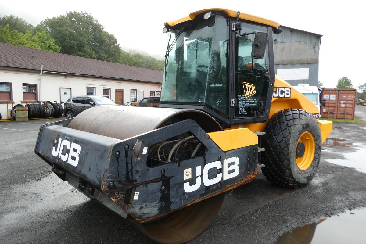 2015 JCB VM117D in Sparrow Bush, NY