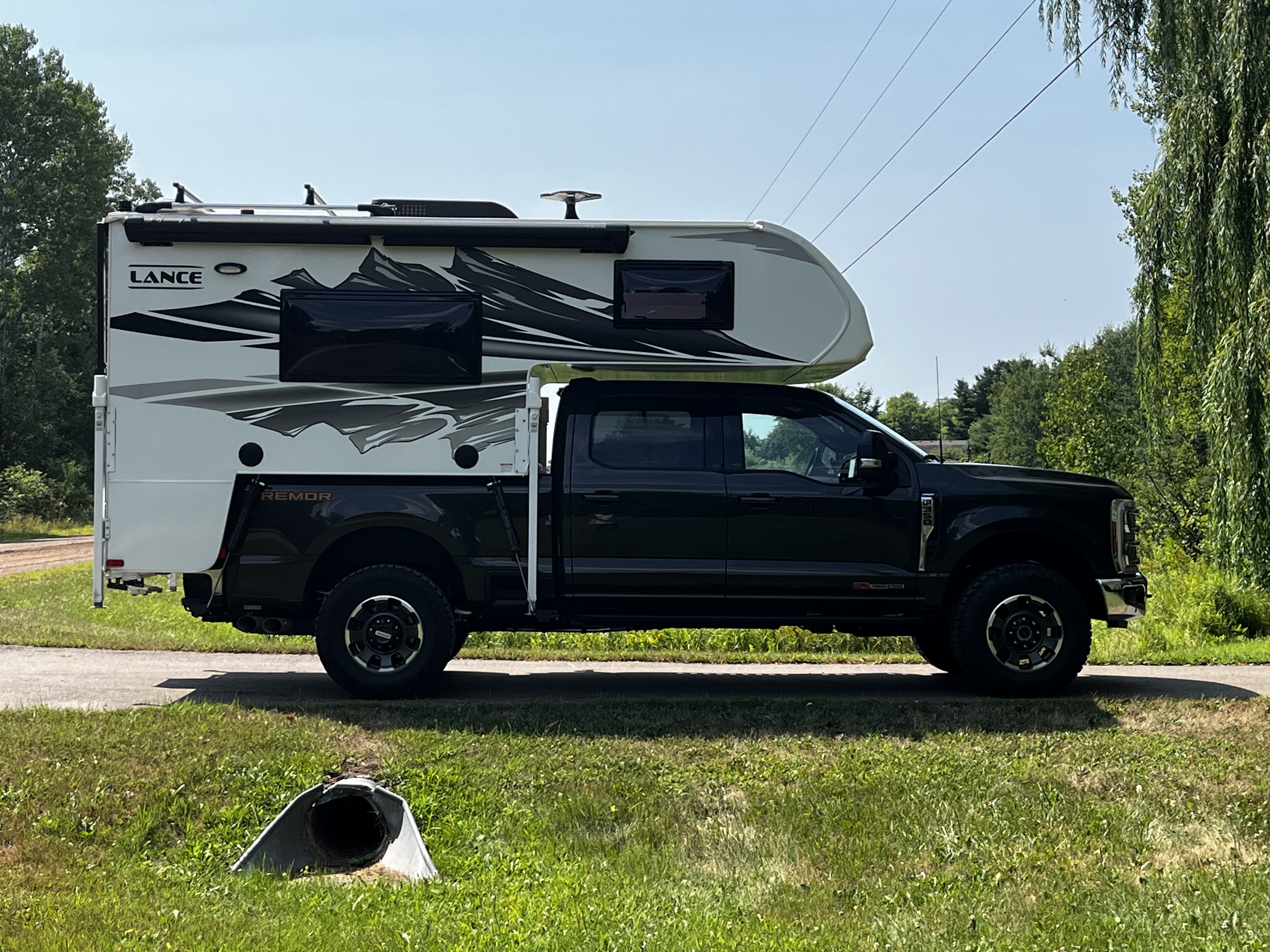 2026 Lance 825 TRUCK CAMPER in harris MN