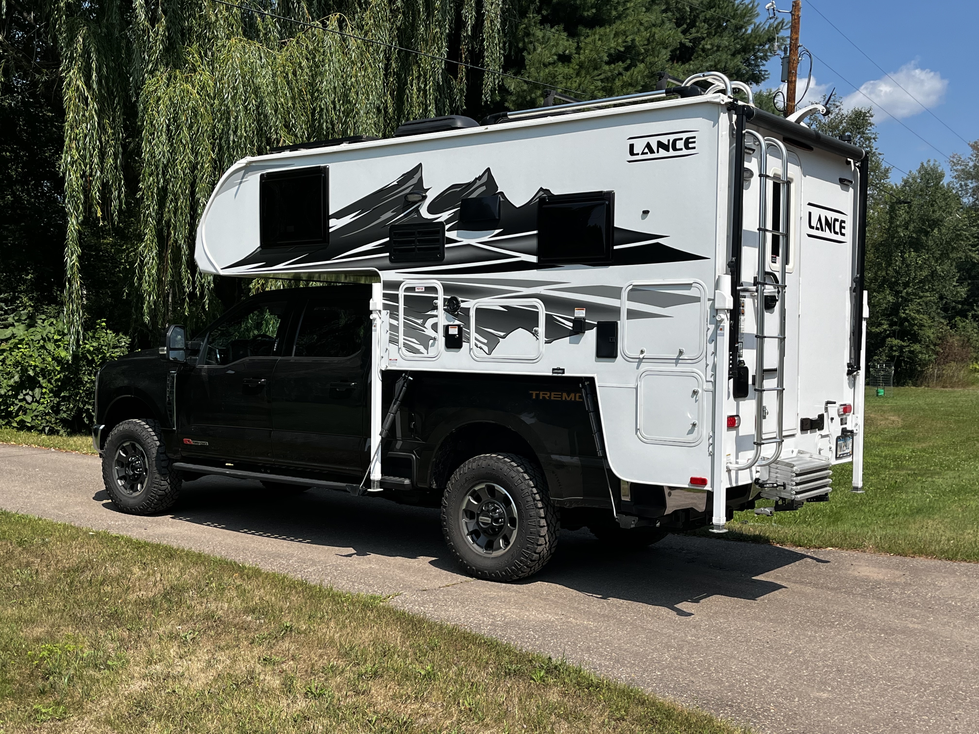 2026 Lance 825 TRUCK CAMPER in harris MN