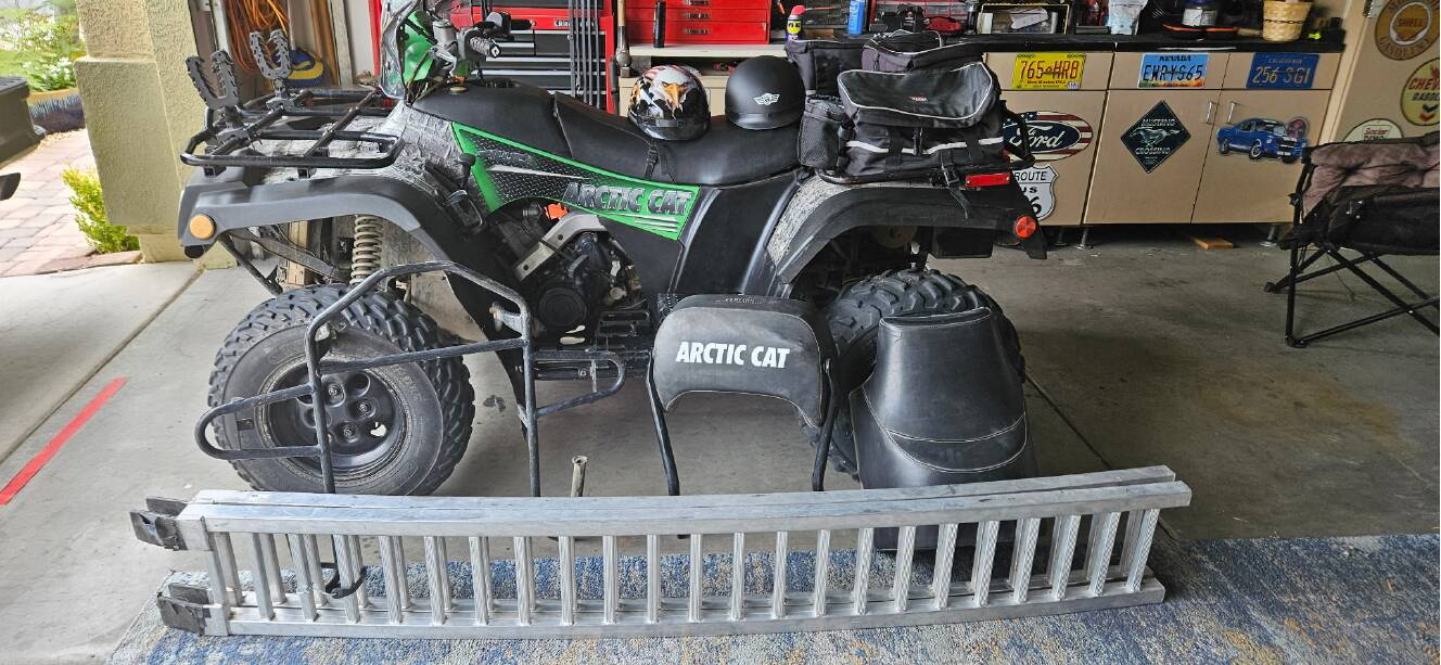 A photo of this 2005 Arctic Cat 500 4X4