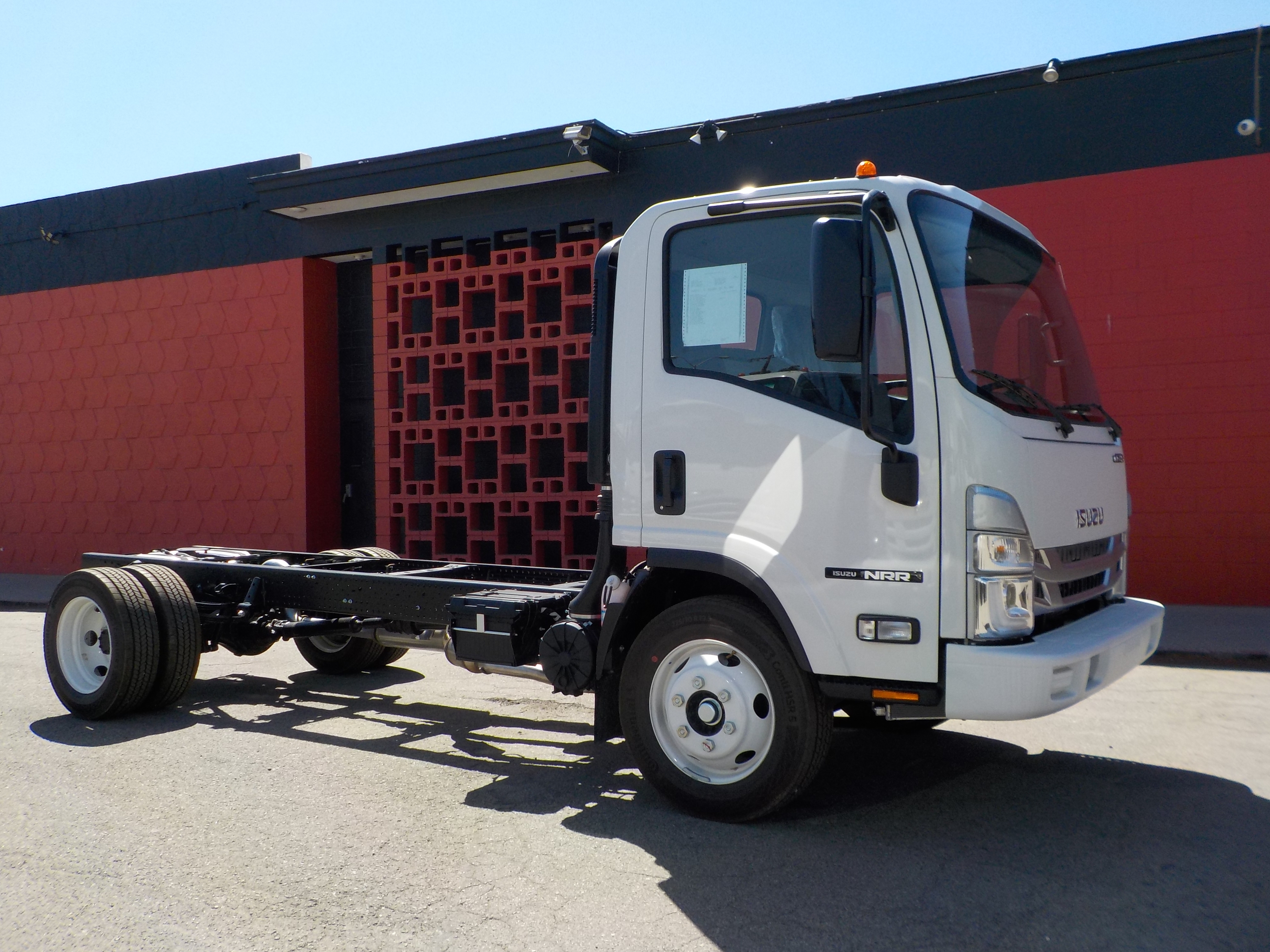 2026 ISUZU NRR in Corona, CA
