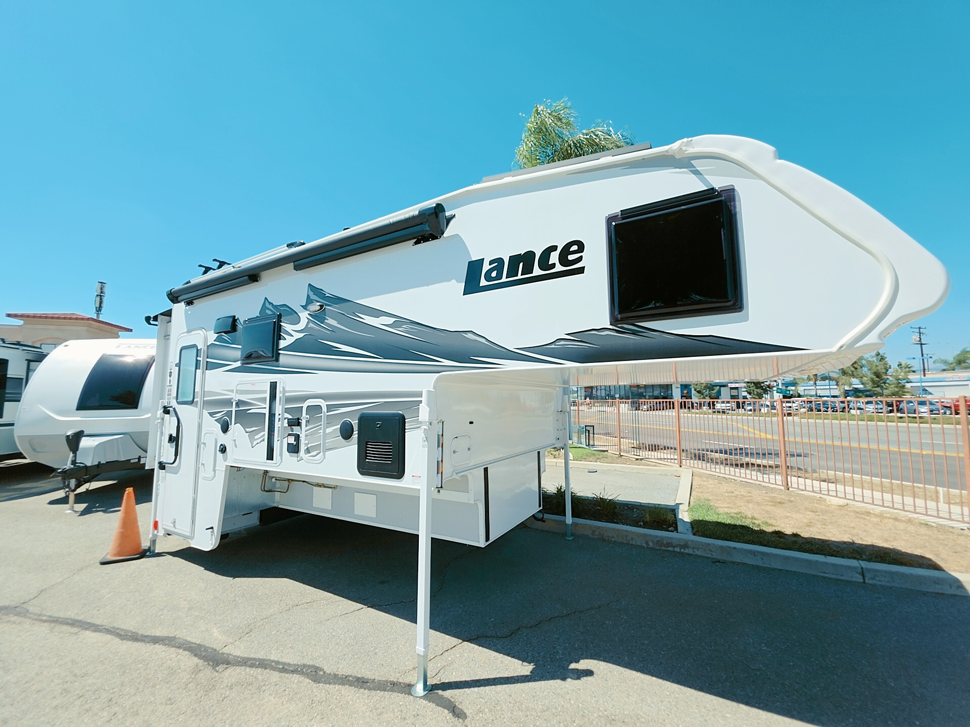 2027 Lance 1172 in ontario CA