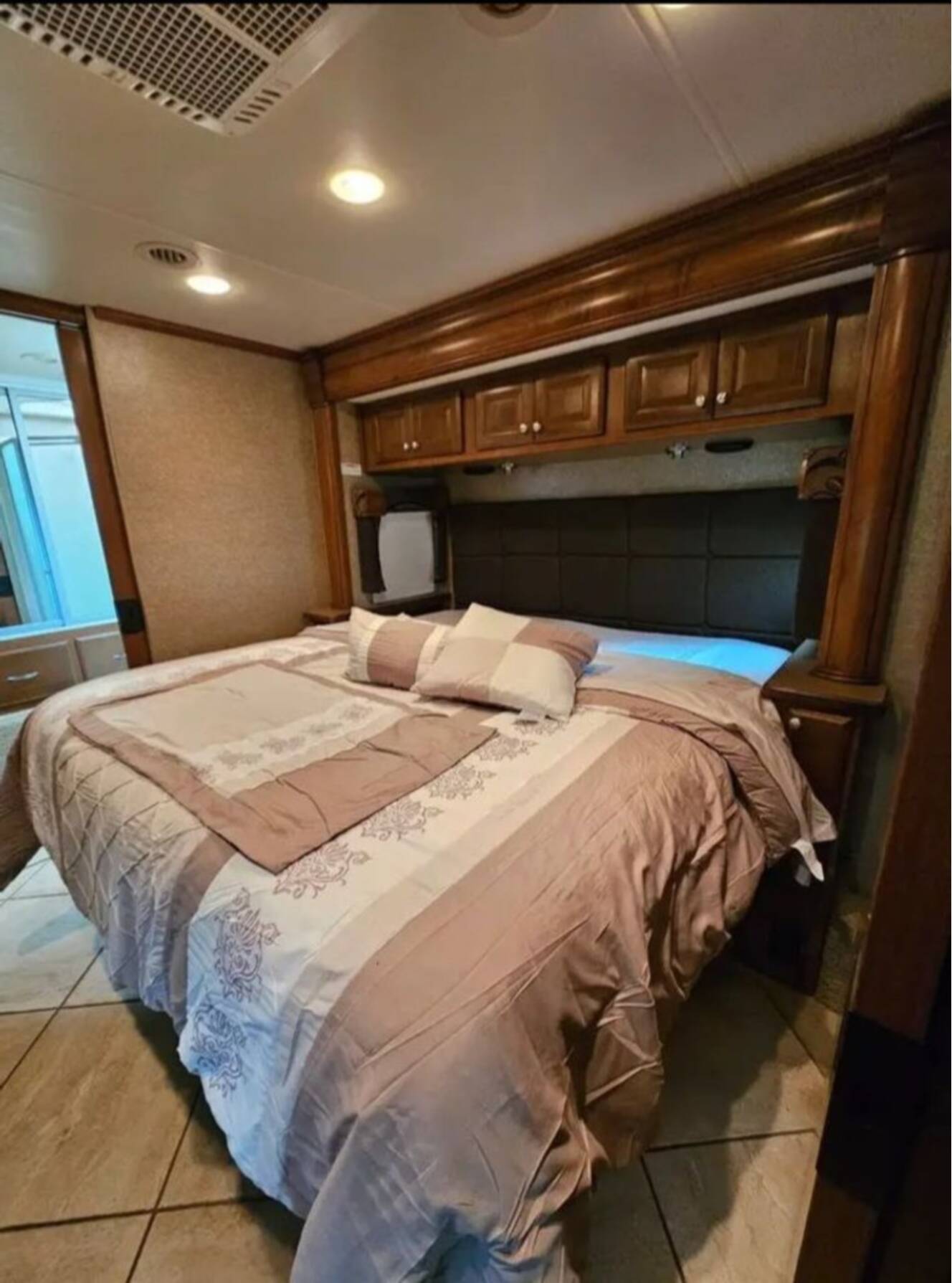 A photo of this 2013 Thor Motor Coach Tuscany XTE 40EX