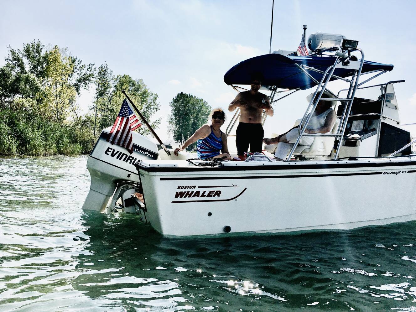 A photo of this 1994 Boston Whaler 240 OUTRAGE