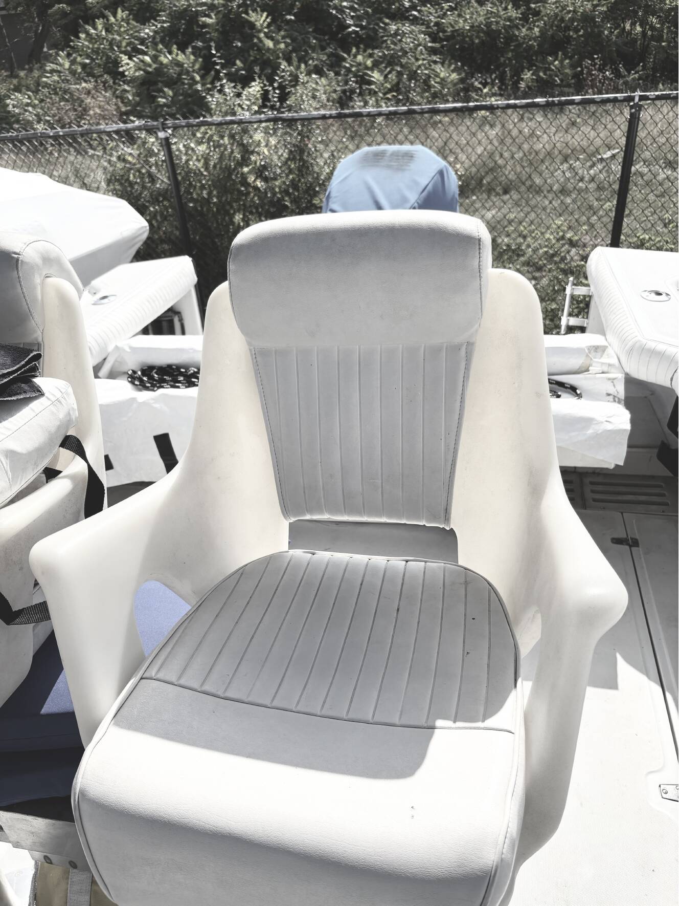 A photo of this 1994 Boston Whaler 240 OUTRAGE