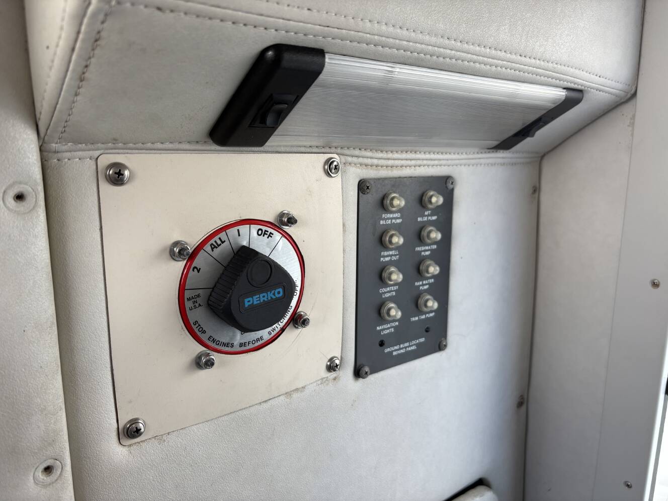 A photo of this 1994 Boston Whaler 240 OUTRAGE