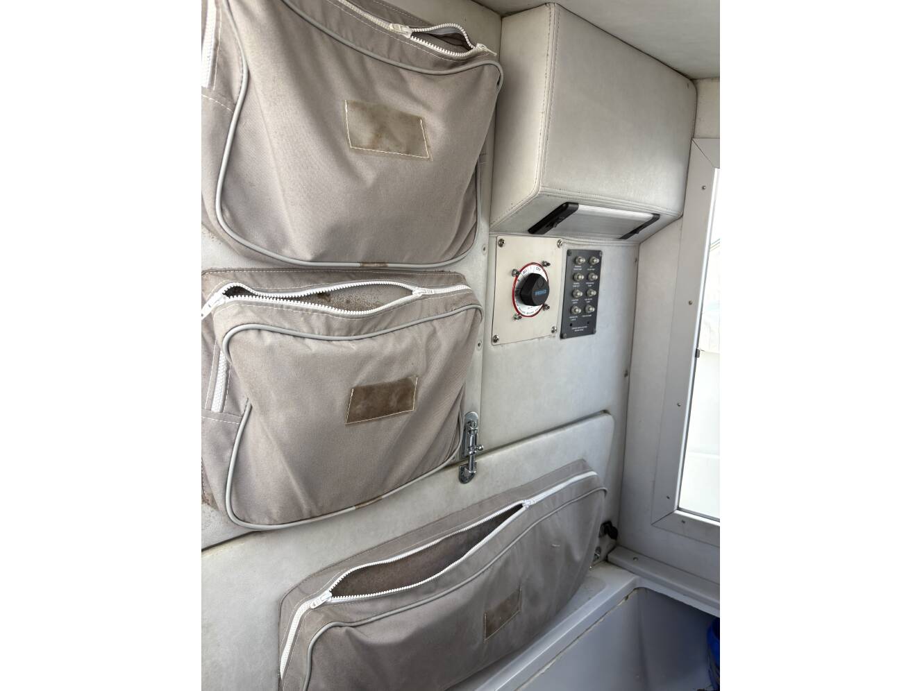 A photo of this 1994 Boston Whaler 240 OUTRAGE