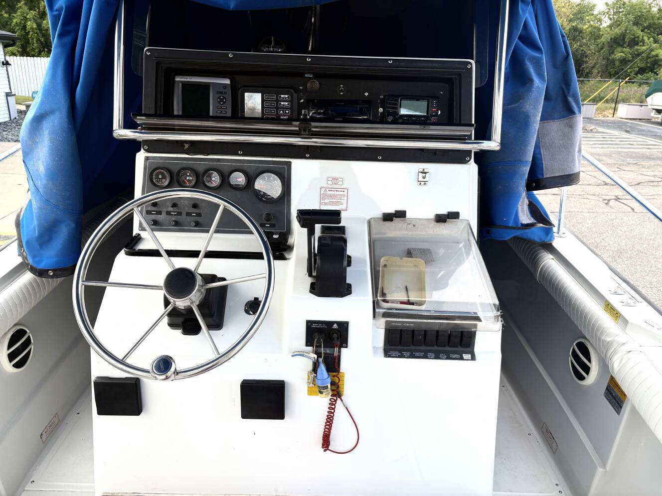 A photo of this 1994 Boston Whaler 240 OUTRAGE