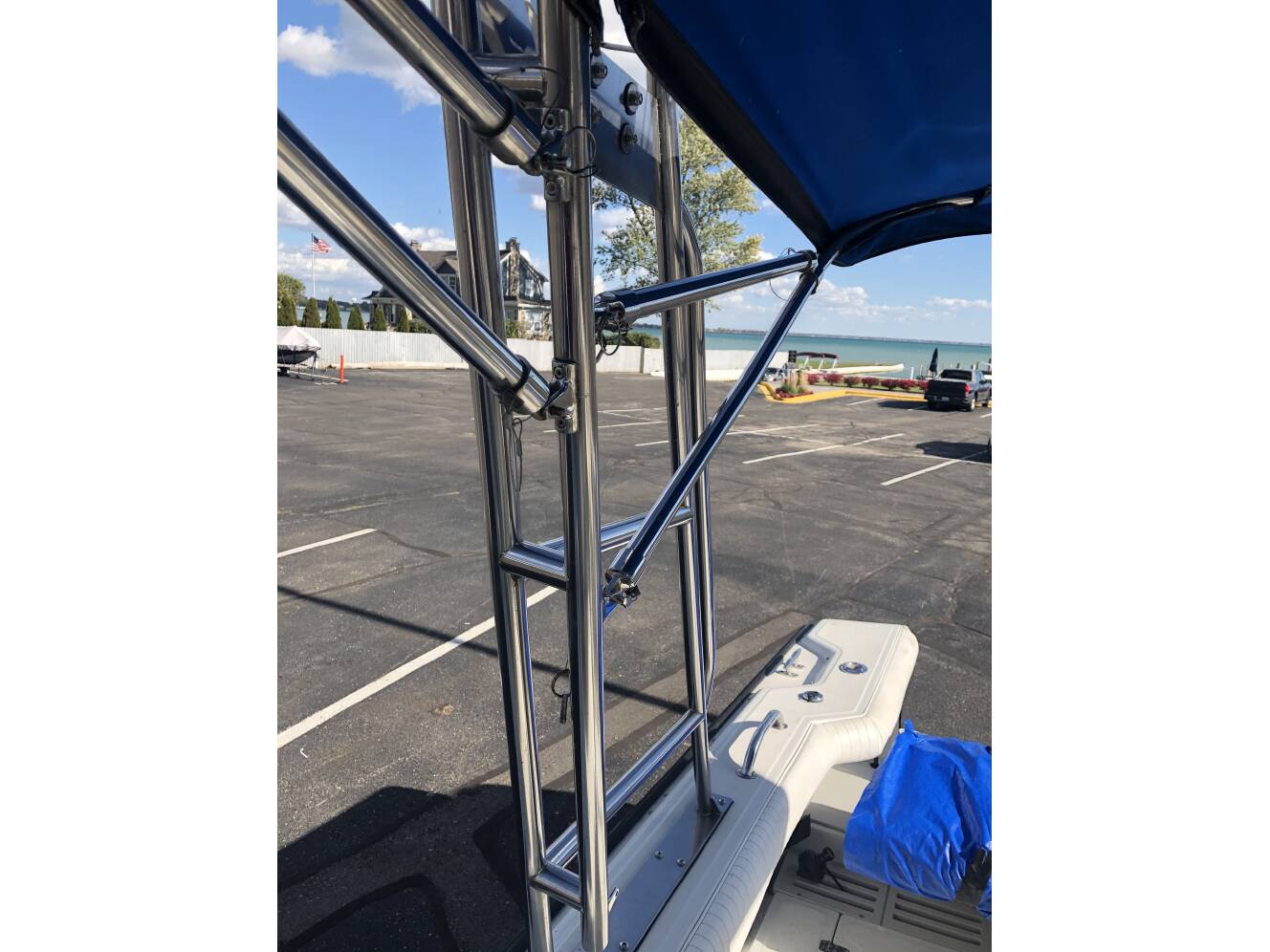 A photo of this 1994 Boston Whaler 240 OUTRAGE