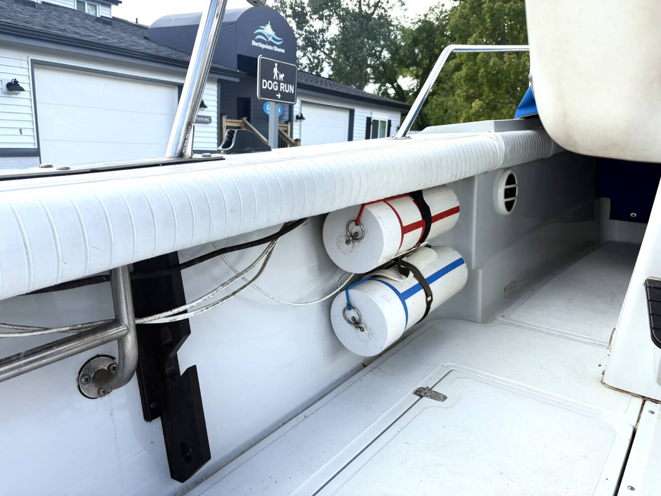 A photo of this 1994 Boston Whaler 240 OUTRAGE