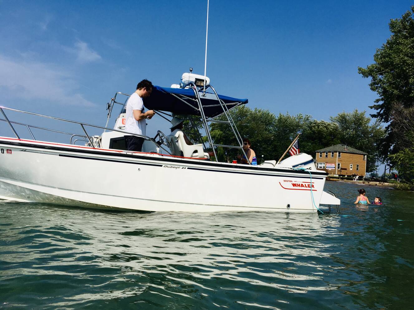 A photo of this 1994 Boston Whaler 240 OUTRAGE