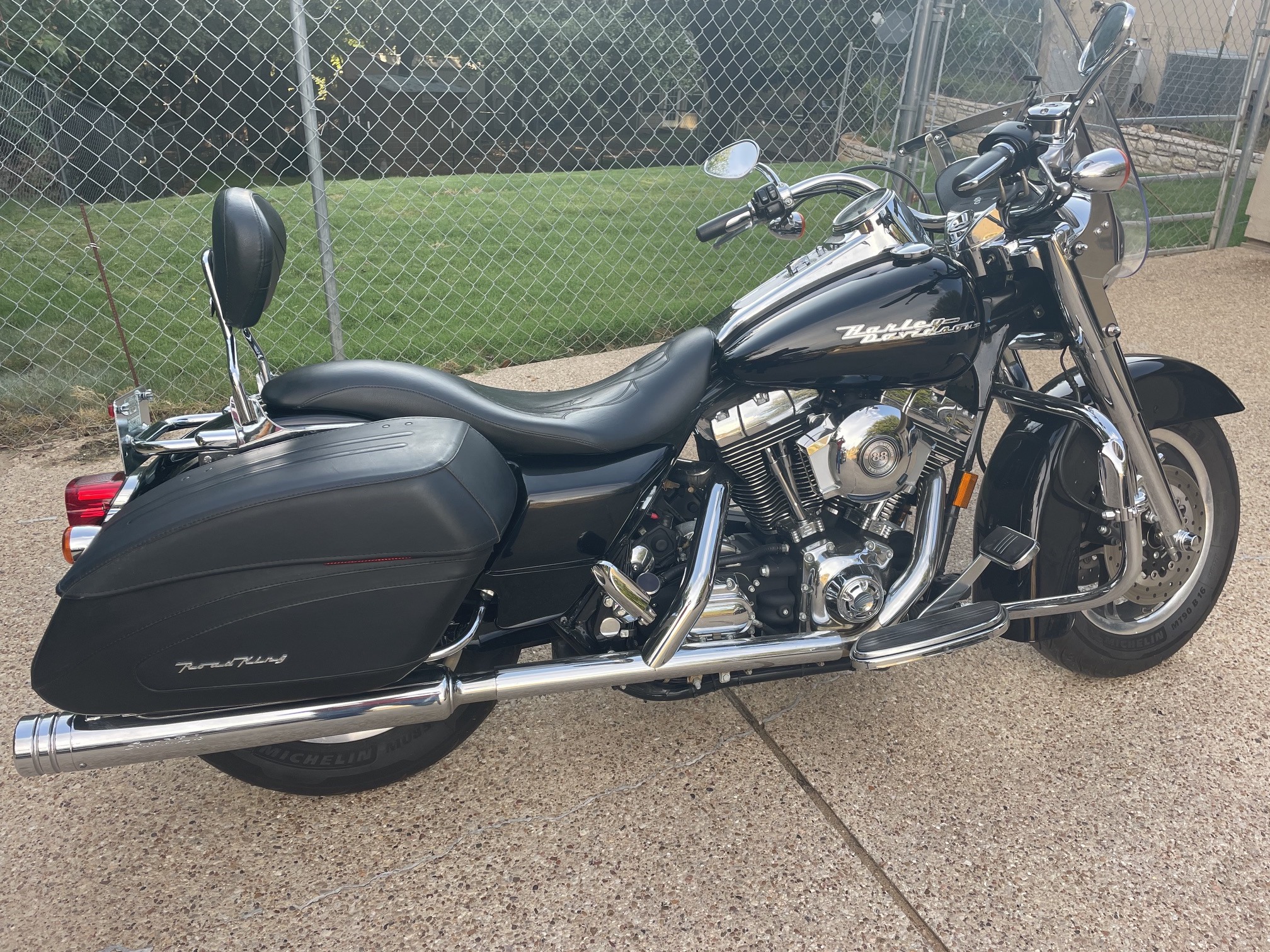 2004 Harley-Davidson ROAD KING CUSTOM Touring motorcycle