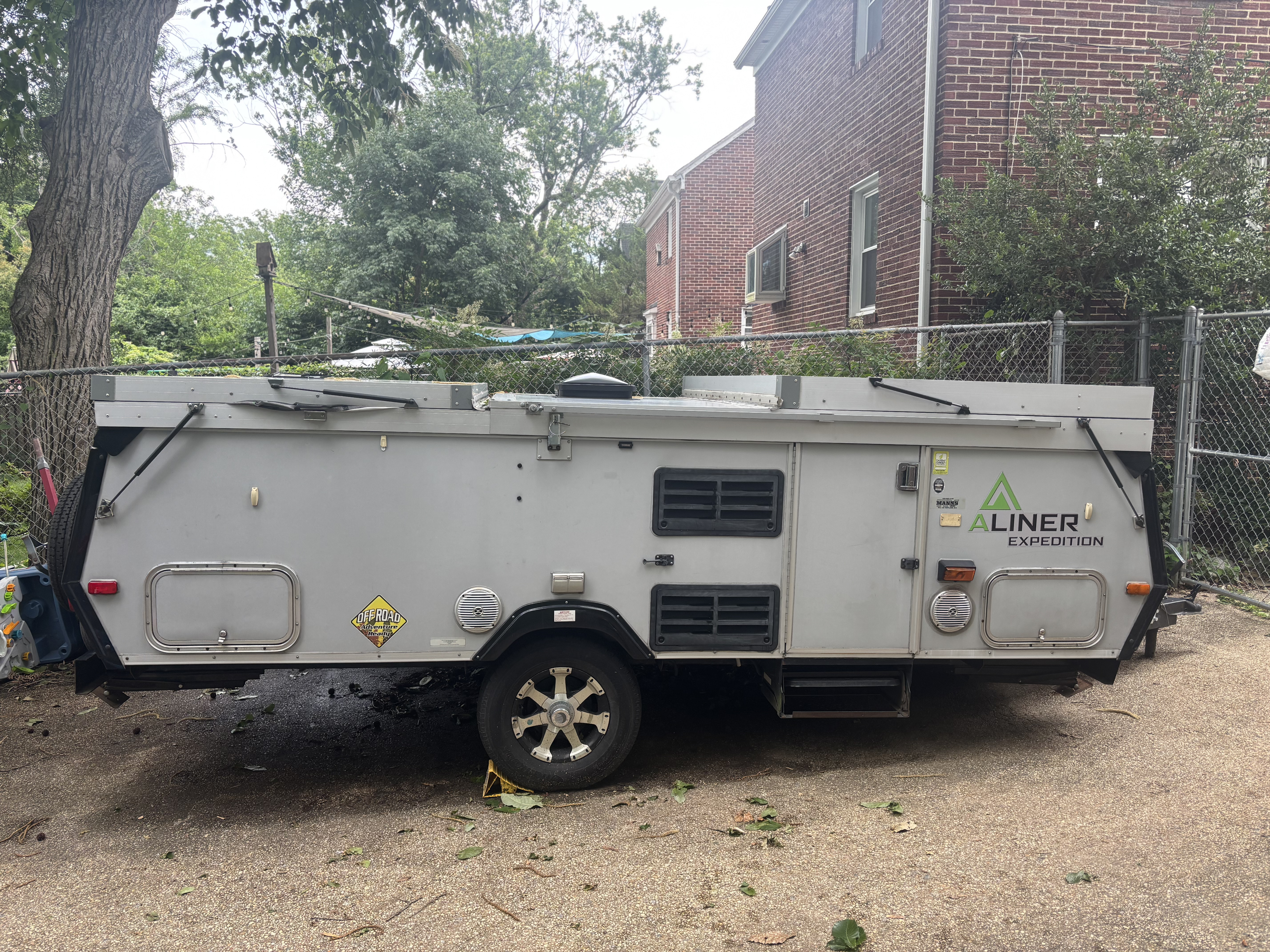 2013 Aliner EXPEDITION REAR SOFA in university park MD