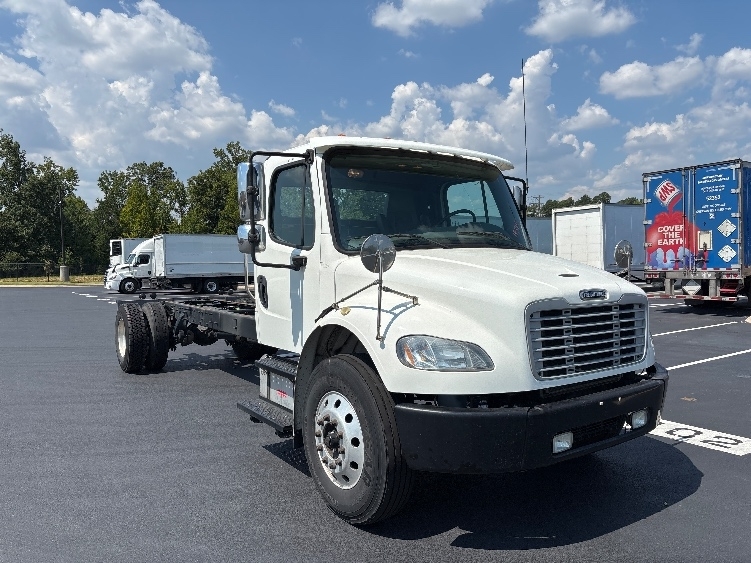 2019 FREIGHTLINER BUSINESS CLASS M2 106 in Greensboro, NC