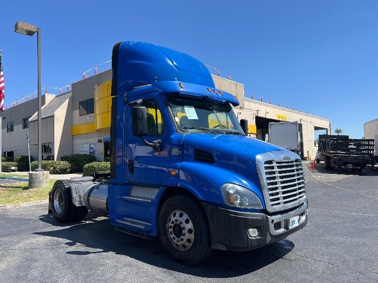 2017 FREIGHTLINER CASCADIA 113 in Torrance, CA