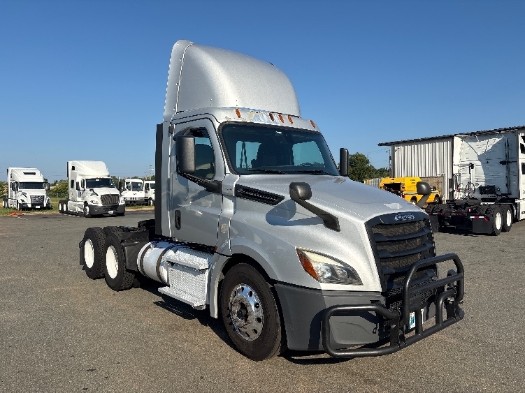 2019 FREIGHTLINER CASCADIA 126 in Mebane, NC