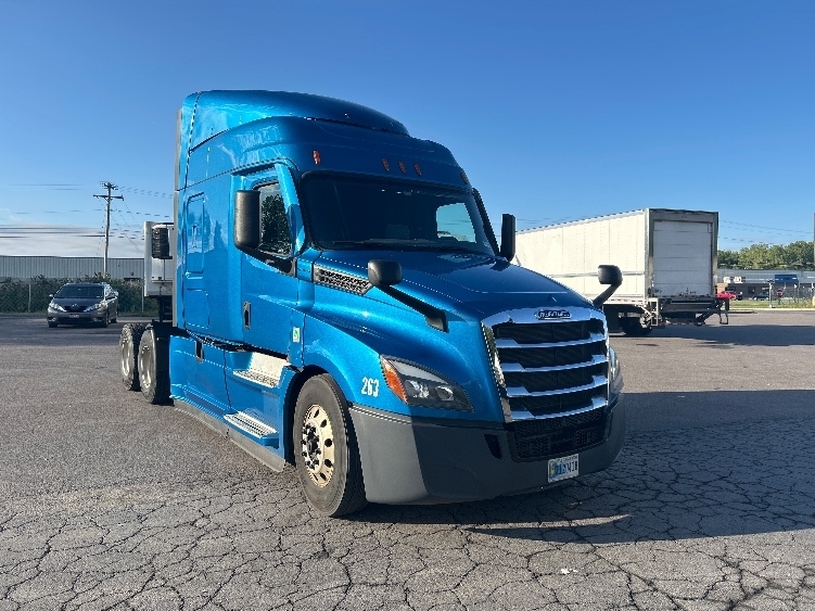 2022 Freightliner T12664ST in Liverpool, NY