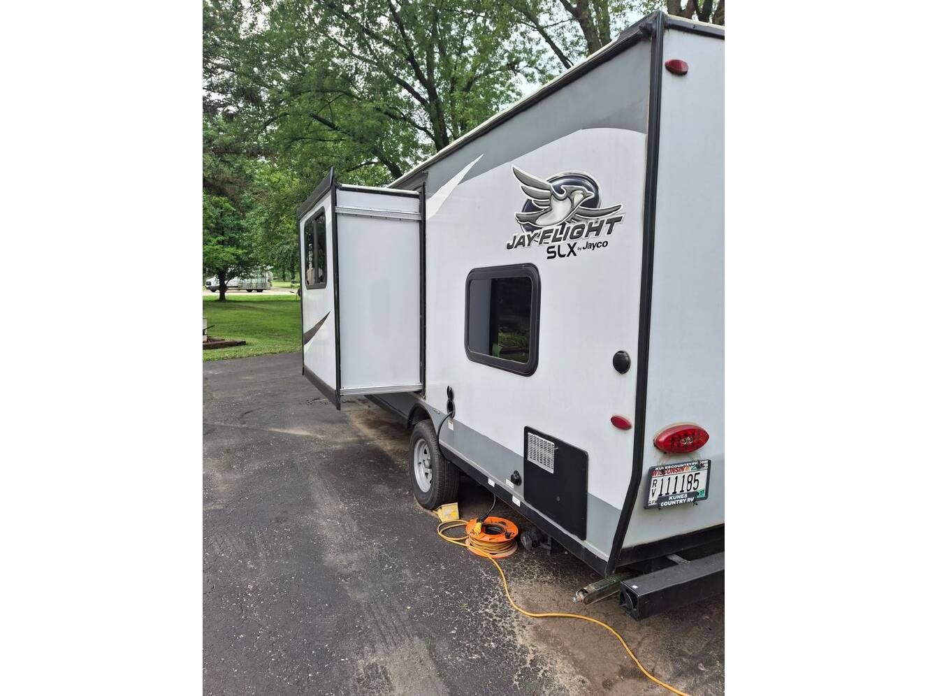 A photo of this 2021 Jayco Jay Flight SLX 184BS