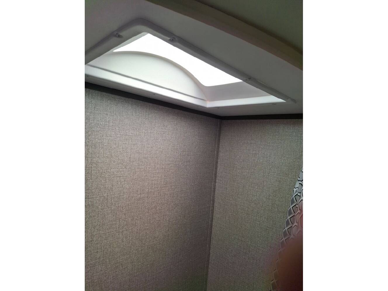 A photo of this 2021 Jayco Jay Flight SLX 184BS